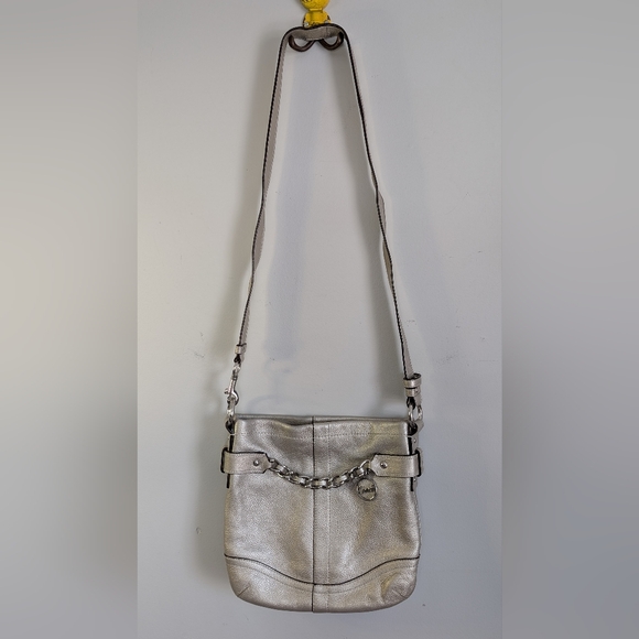 Coach | Chain Duffle #F19722 Crossbody Purse, Silver Toned Leather Bag - Picture 2 of 15